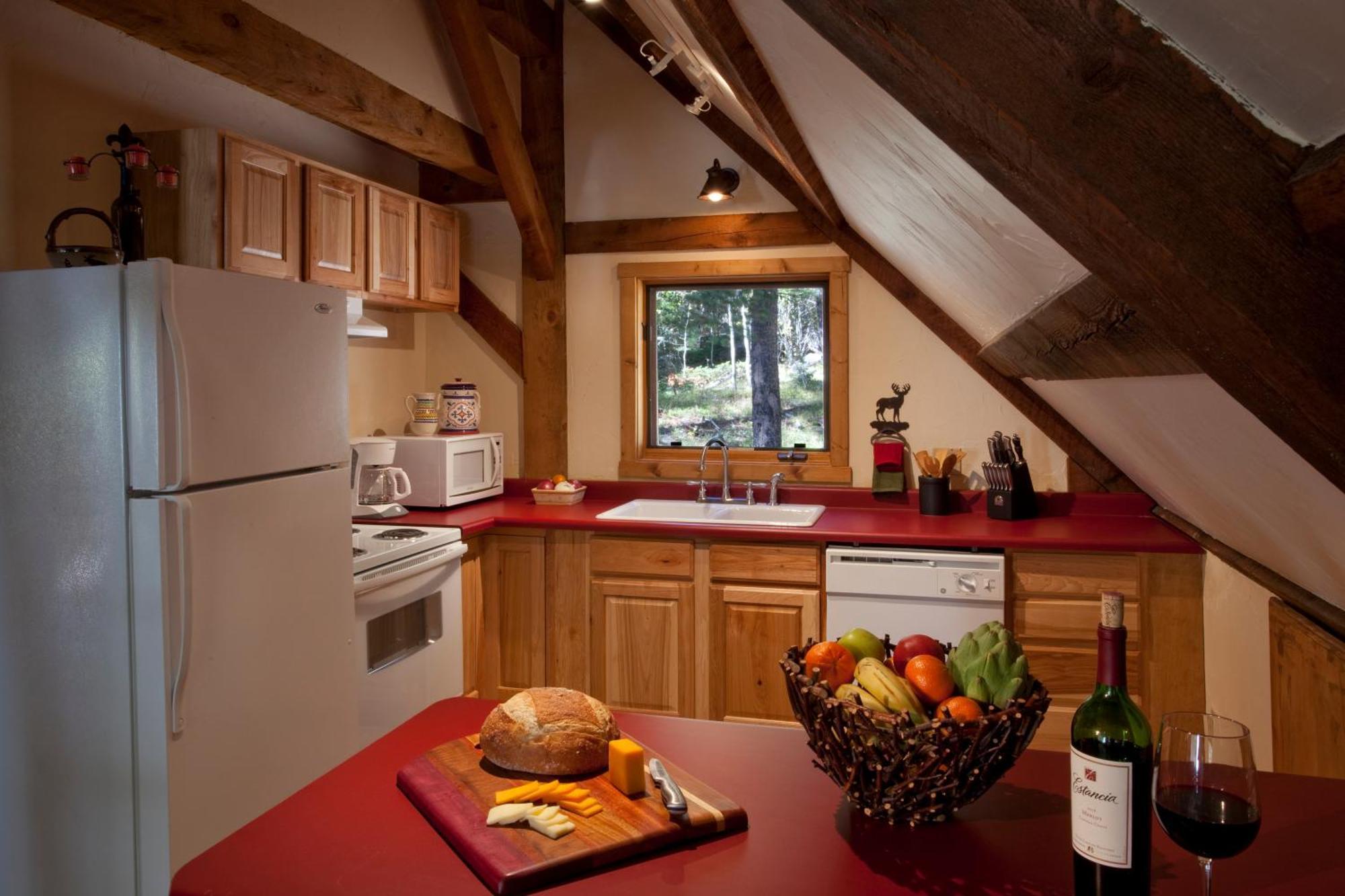Cottam'S Lodge By Alpine Village Suites Taos Ski Valley Room photo