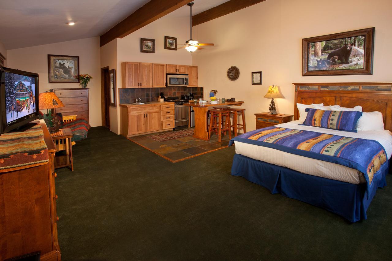 Cottam'S Lodge By Alpine Village Suites Taos Ski Valley Exterior photo