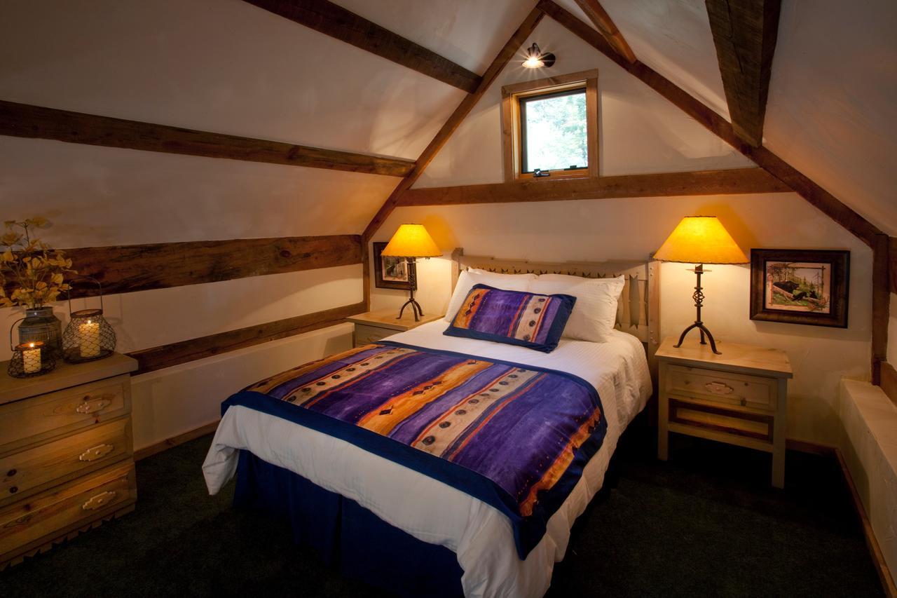 Cottam'S Lodge By Alpine Village Suites Taos Ski Valley Exterior photo