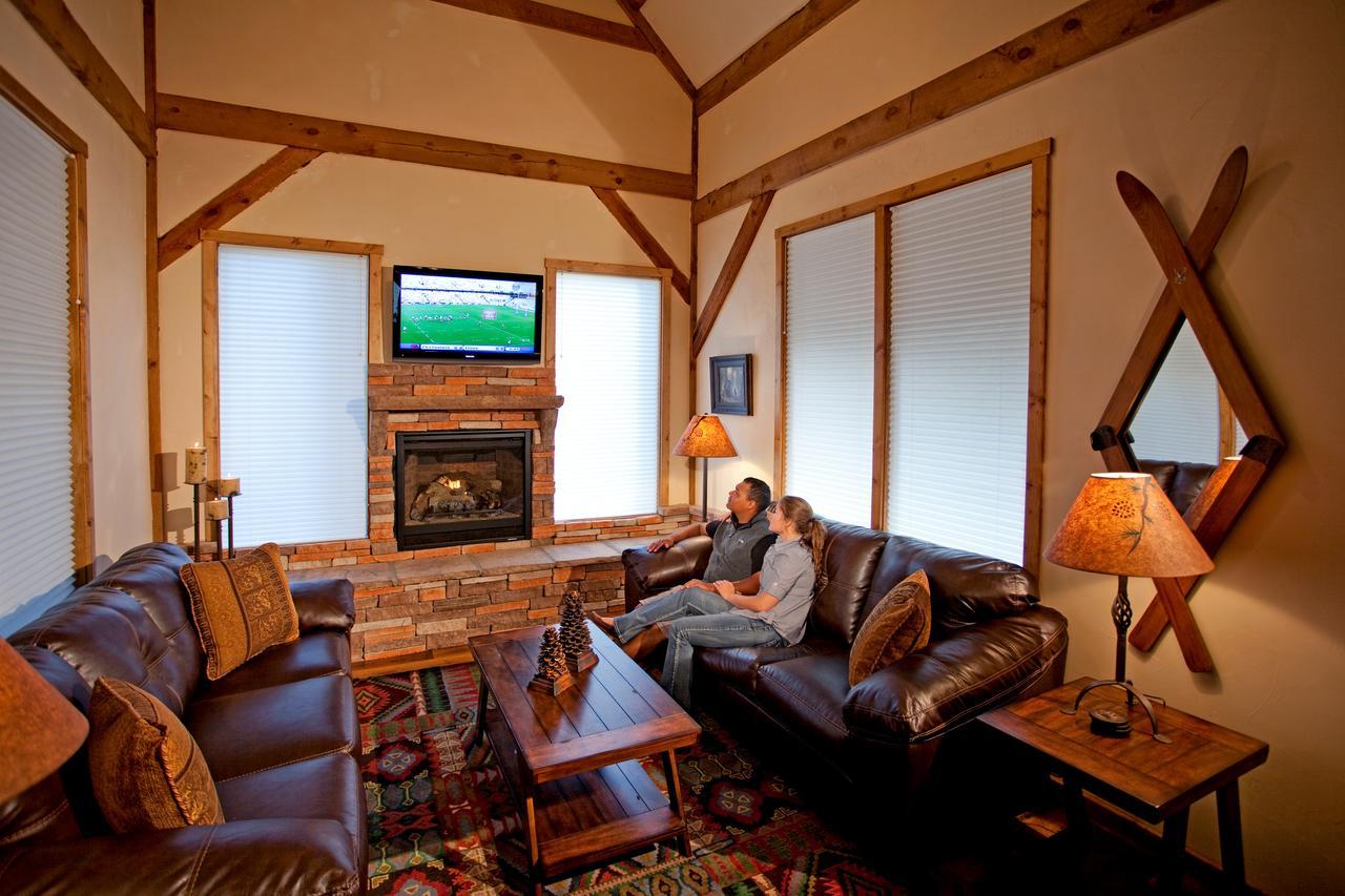 Cottam'S Lodge By Alpine Village Suites Taos Ski Valley Exterior photo